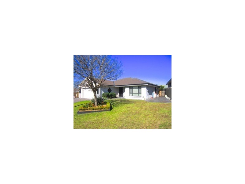 17 Royal Mantle Drive, Ulladulla NSW 2539