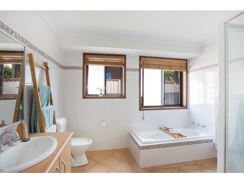 5 Taurus Spur, Narrawallee NSW 2539