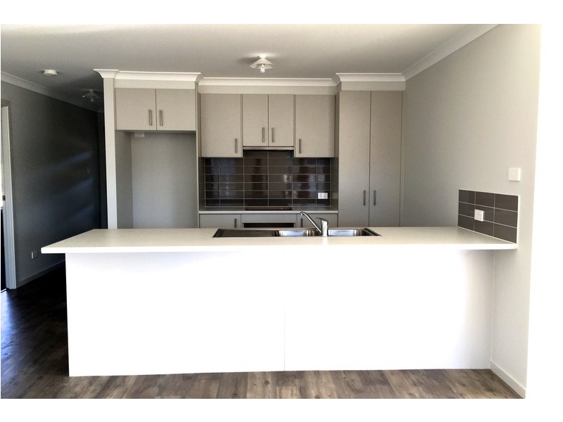 2/10 Booyong Avenue, Ulladulla NSW 2539