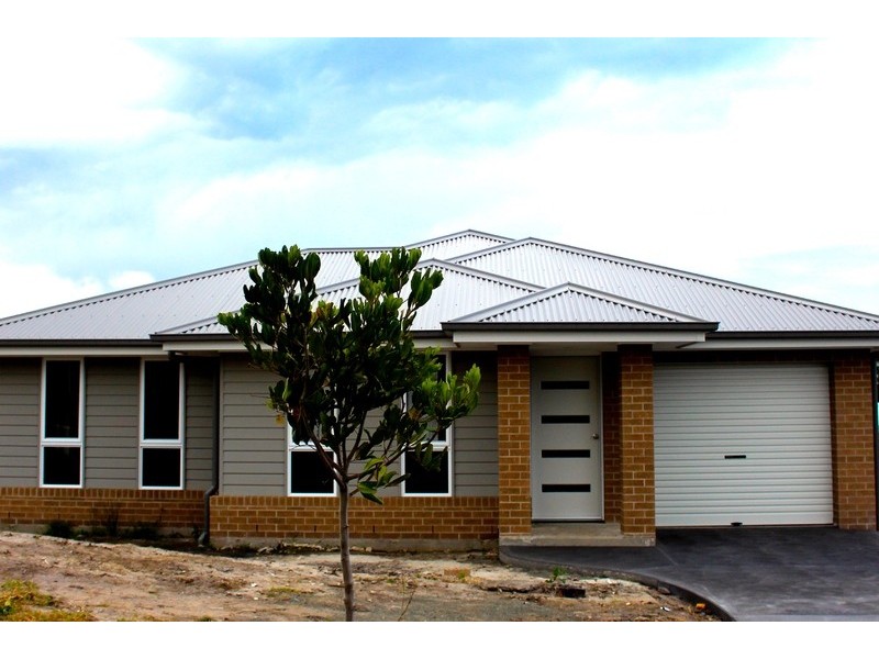 2/10 Booyong Avenue, Ulladulla NSW 2539