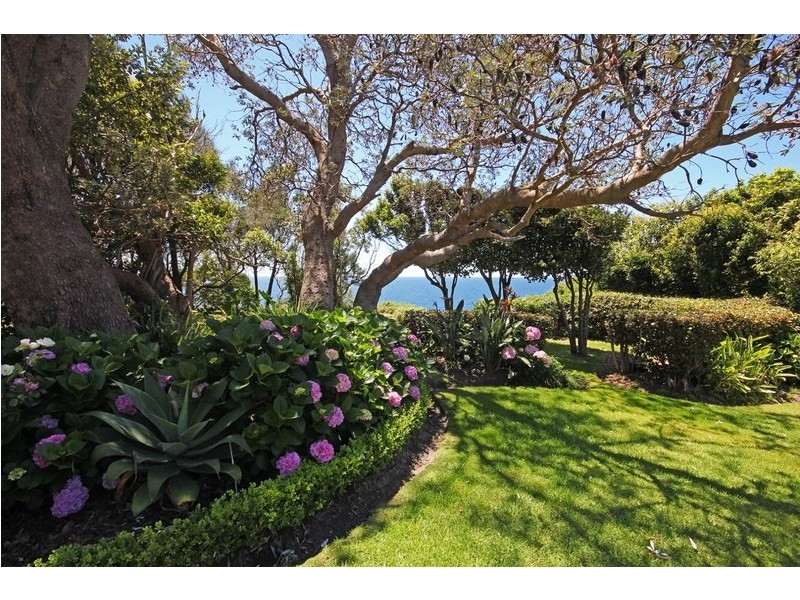 207 Mitchell Parade, Mollymook Beach NSW 2539