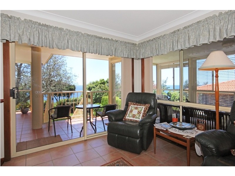 207 Mitchell Parade, Mollymook Beach NSW 2539