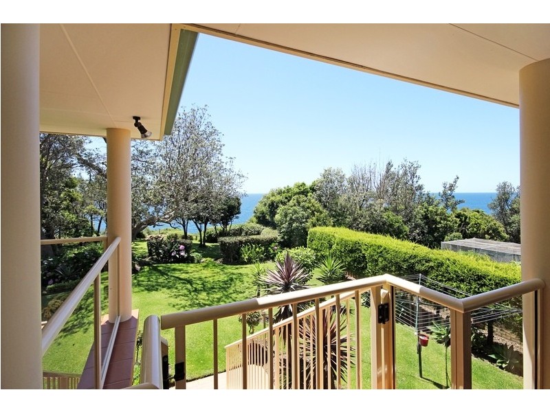 207 Mitchell Parade, Mollymook Beach NSW 2539