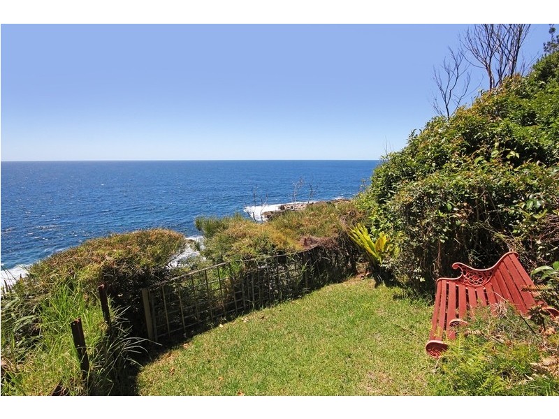 207 Mitchell Parade, Mollymook Beach NSW 2539