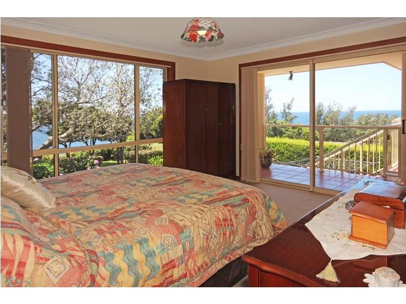 207 Mitchell Parade, Mollymook Beach NSW 2539