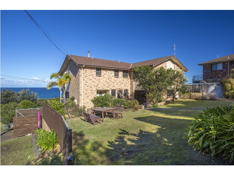 1 Wooroonga Crescent, Kioloa NSW 2539