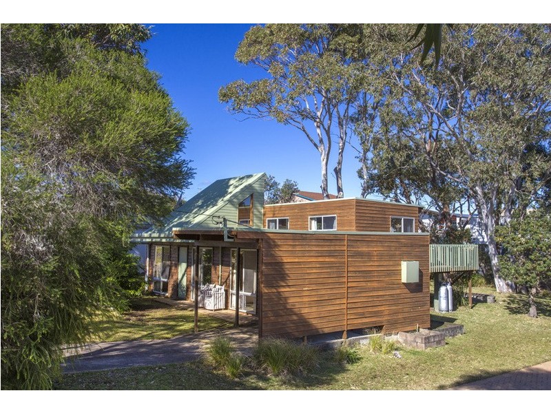 6 Merry Street, Kioloa NSW 2539