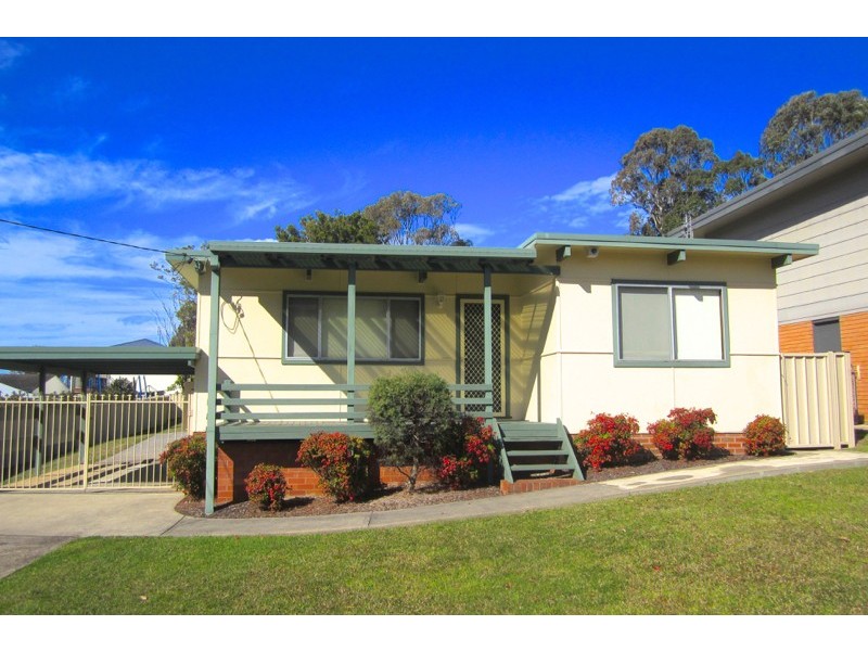 38 Lockhart Avenue, Mollymook NSW 2539