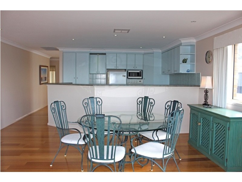 54 Donlan Road, Mollymook NSW 2539