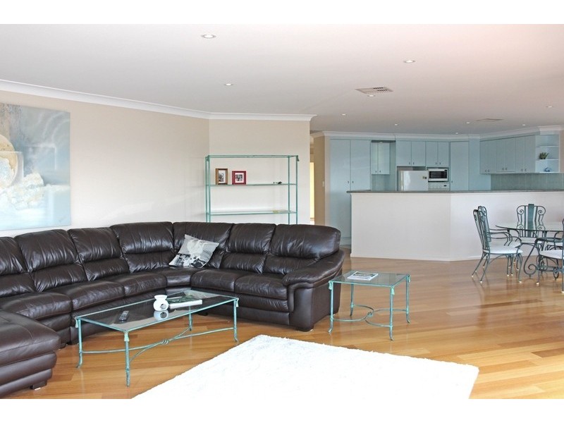 54 Donlan Road, Mollymook NSW 2539