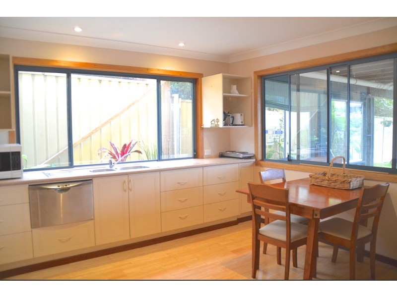 6 Clissold Street, Mollymook NSW 2539