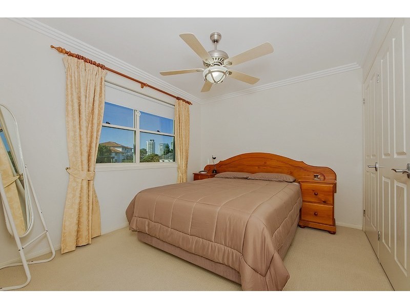 2/197 High Street, Southport QLD 4215