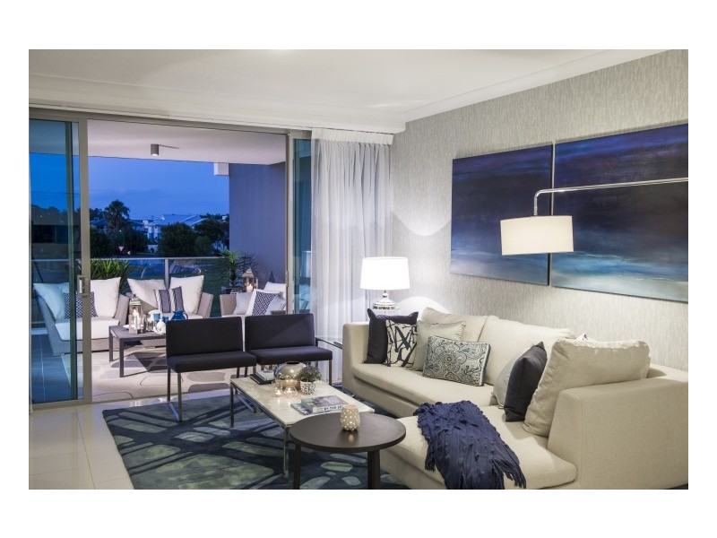 11 Compass Drive, Biggera Waters QLD 4216