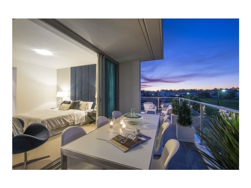 11 Compass Drive, Biggera Waters QLD 4216