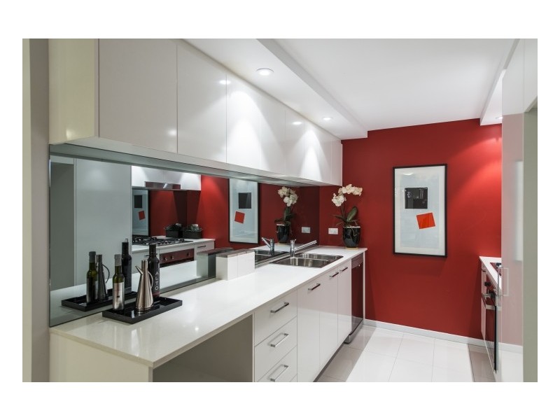 11 Compass Drive, Biggera Waters QLD 4216