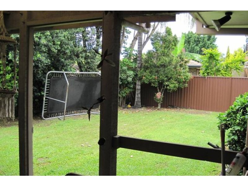 6 Menzies Court, Arundel QLD 4214