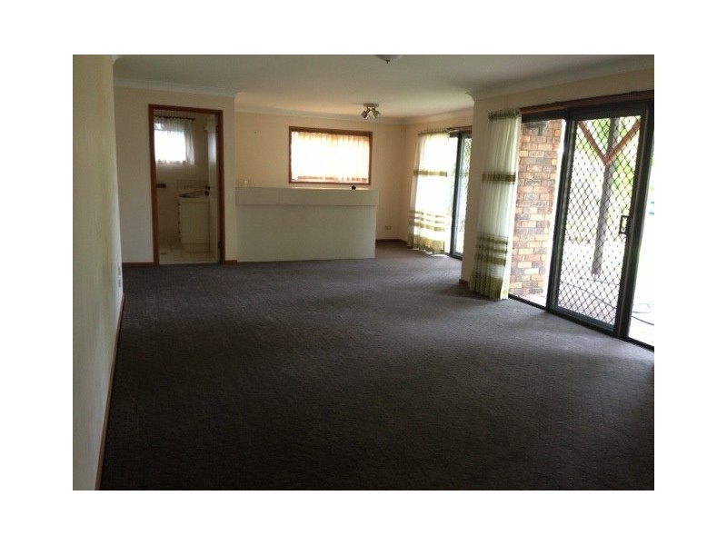 8 Wistaria Avenue, Southport QLD 4215