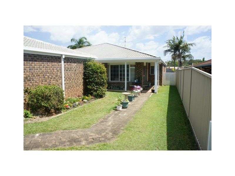2/12 Freeman Street, Labrador QLD 4215