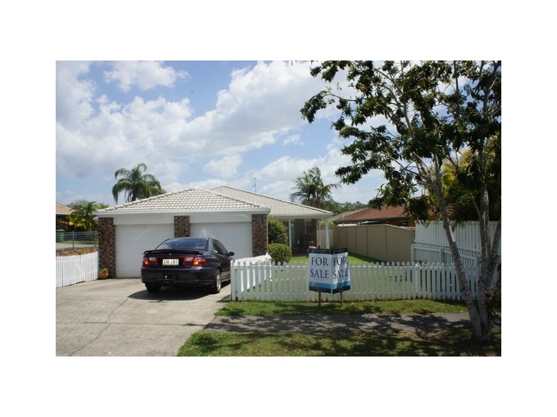 2/12 Freeman Street, Labrador QLD 4215