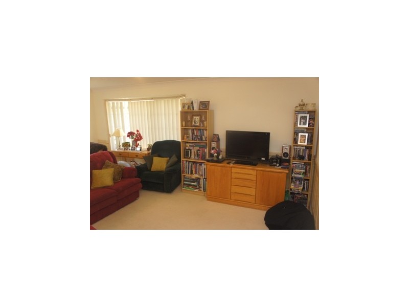 2/12 Freeman Street, Labrador QLD 4215