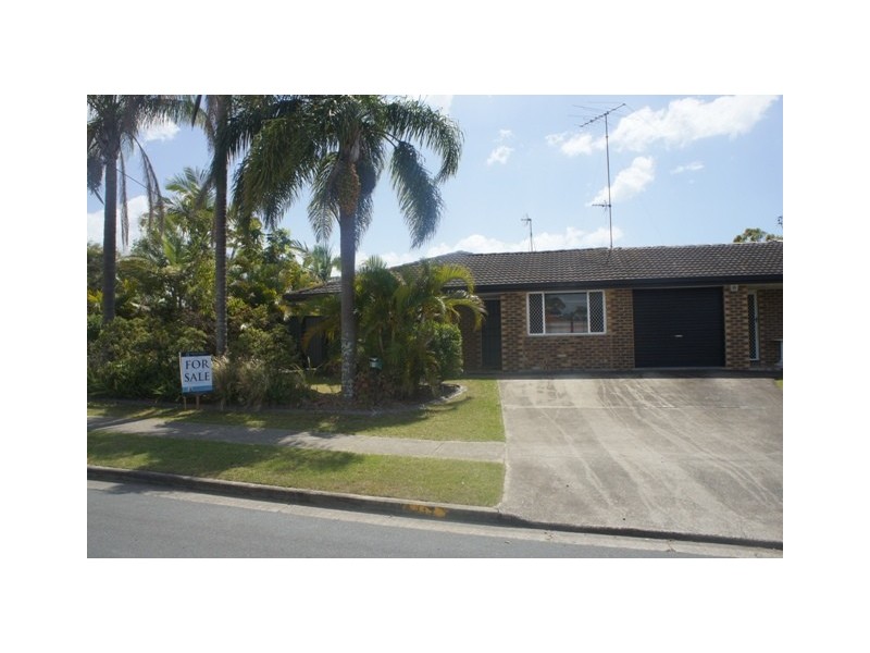 Unit 1/217 Central Street, Labrador QLD 4215
