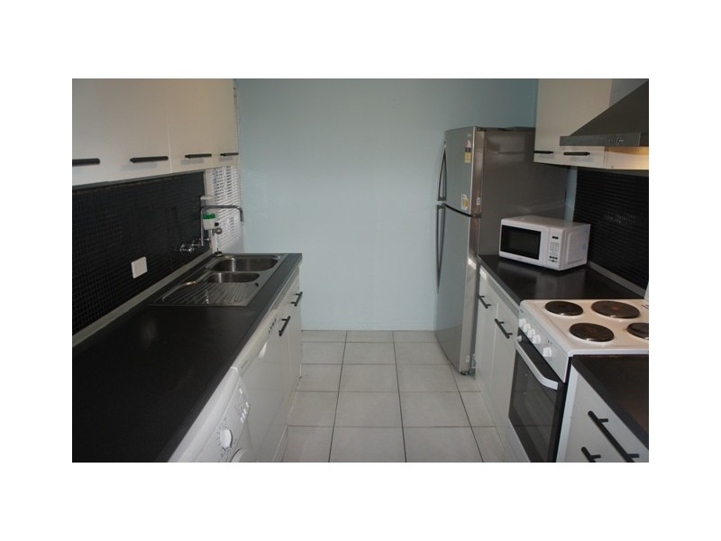 Unit 1/217 Central Street, Labrador QLD 4215