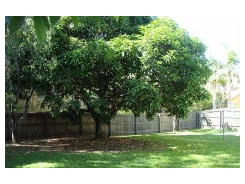 13 Gillian Lane, Southport QLD 4215