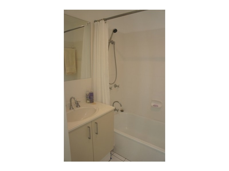 39/63 Olsen Avenue, Labrador QLD 4215