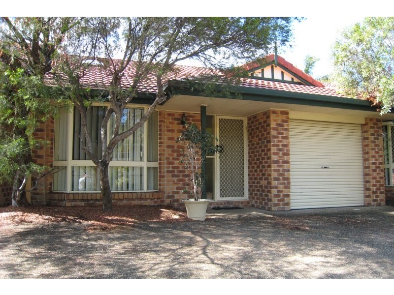 2/427 Oxley Drive, Runaway Bay QLD 4216