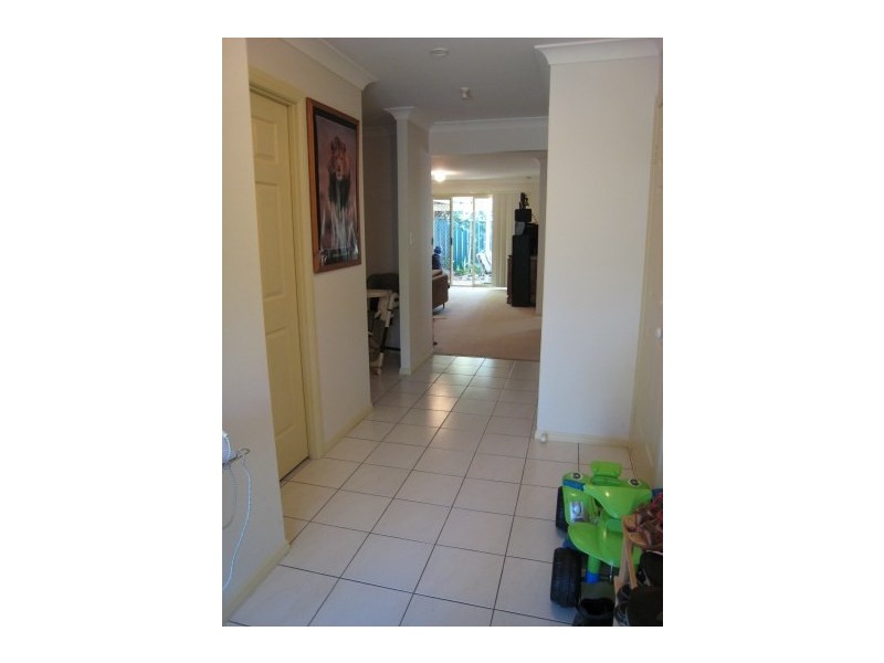 2/427 Oxley Drive, Runaway Bay QLD 4216