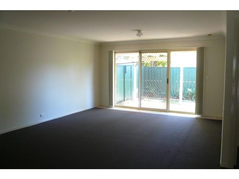 2/427 Oxley Drive, Runaway Bay QLD 4216