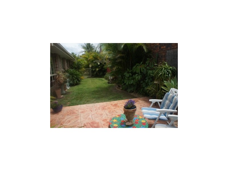 27 Angelo Avenue, Coombabah QLD 4216