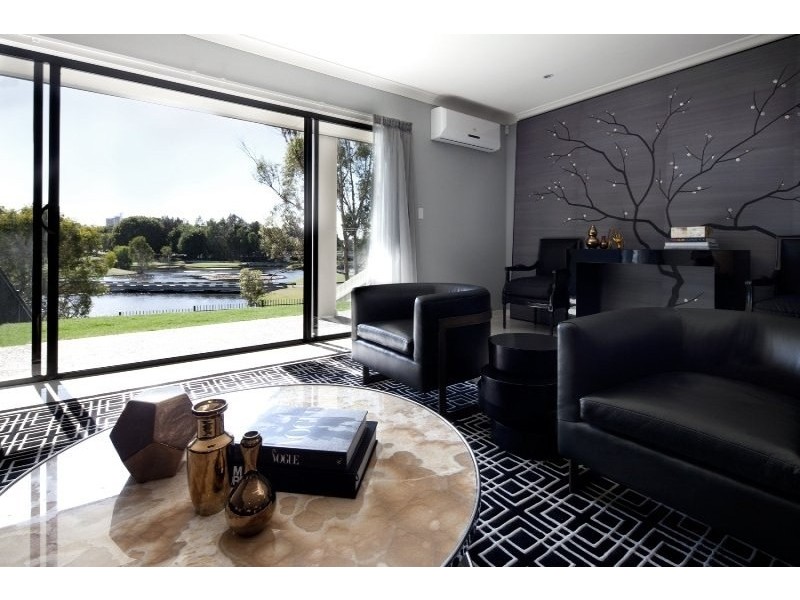 20 Peninsula Drive, Robina QLD 4226