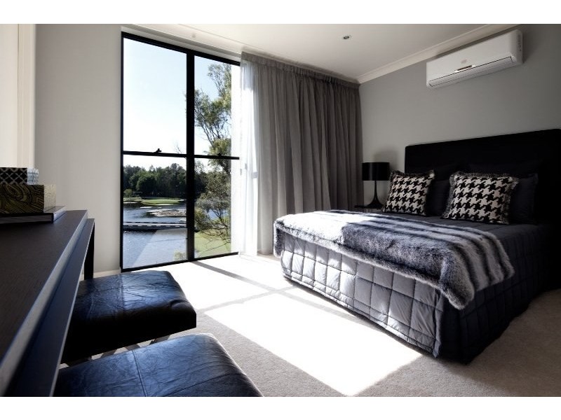 20 Peninsula Drive, Robina QLD 4226