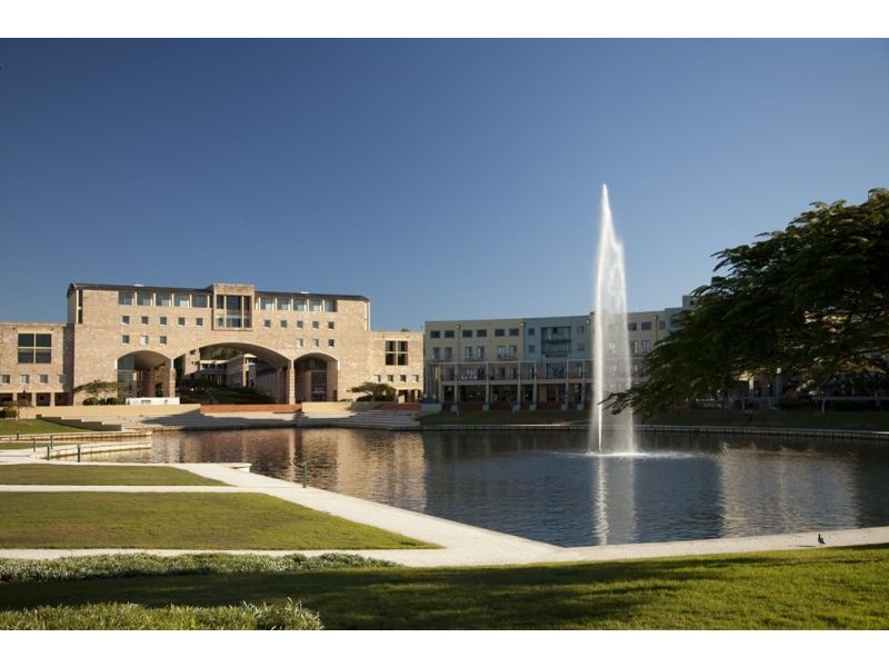 20 Peninsula Drive, Robina QLD 4226