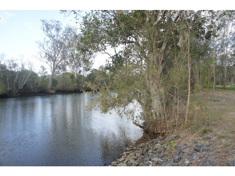 12 Waterside Esplanade, Helensvale QLD 4212