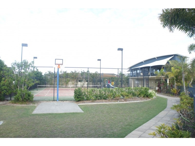 12 Waterside Esplanade, Helensvale QLD 4212