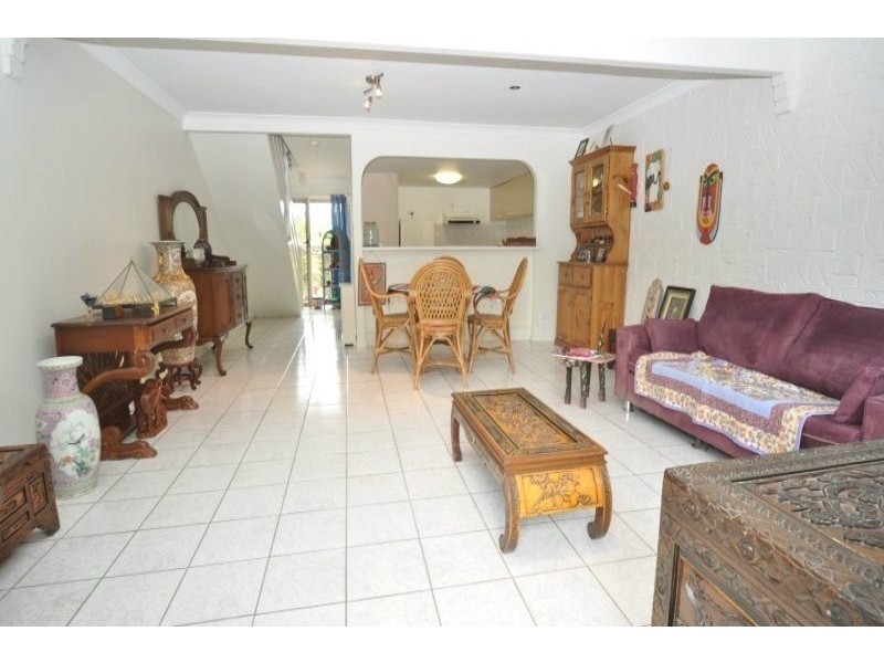 18/81 Olsen Avenue, Labrador QLD 4215