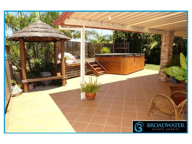 6 Suncrest Court, Parkwood QLD 4214