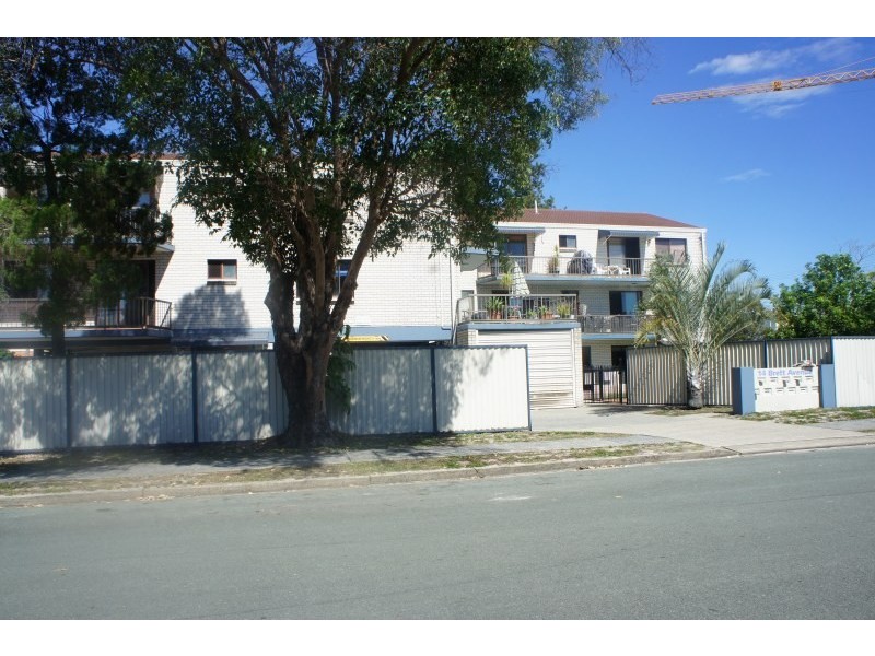 2/14 Brett Avenue, Labrador QLD 4215