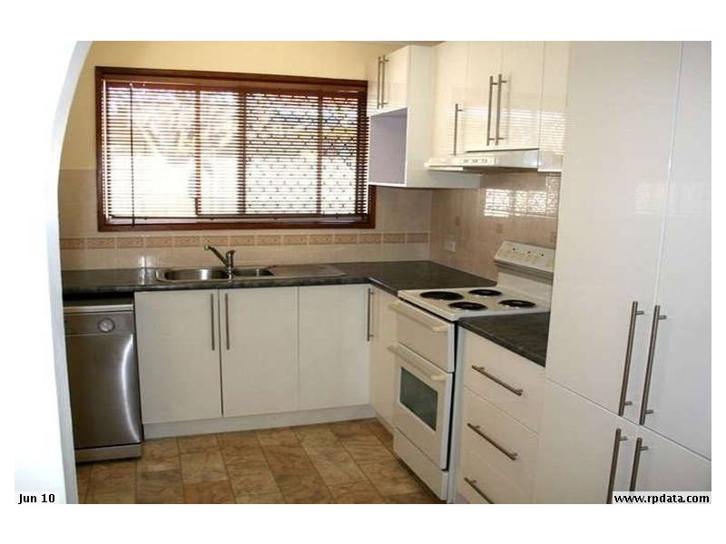 2/55 Albion Avenue, Miami QLD 4220