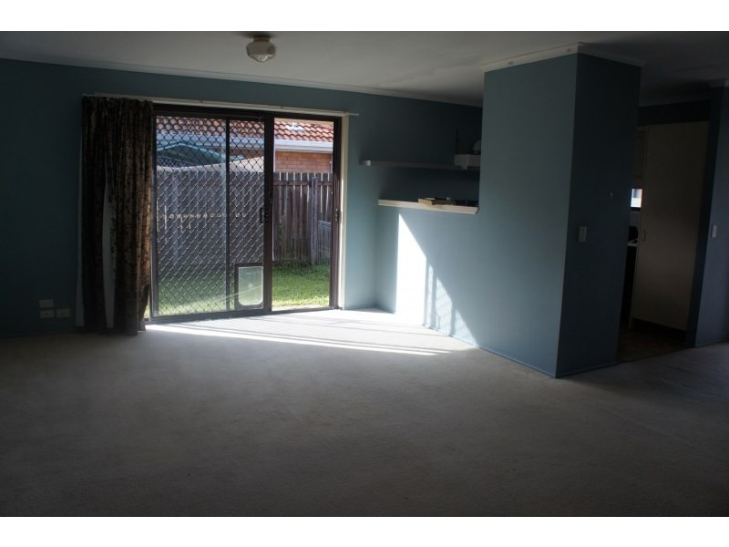 2/139 Central Street, Labrador QLD 4215