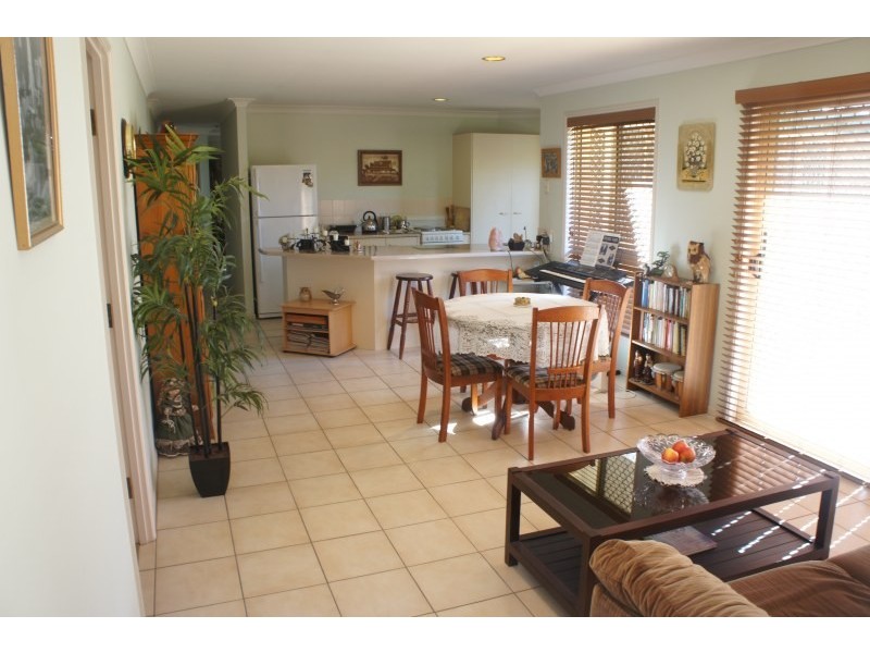 2 Wardley Drive, Parkwood QLD 4214