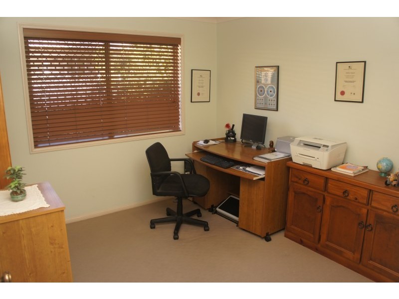 2 Wardley Drive, Parkwood QLD 4214