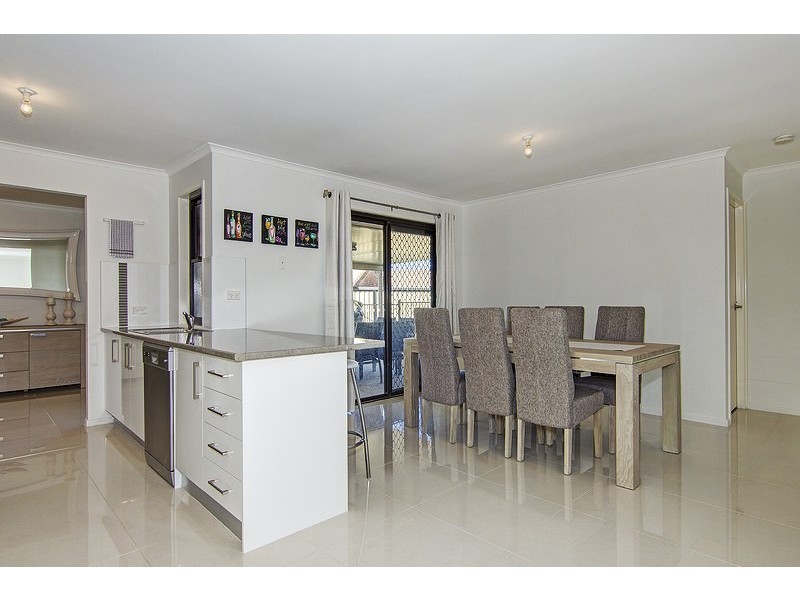 17 Colisa Crescent, Regents Park QLD 4118