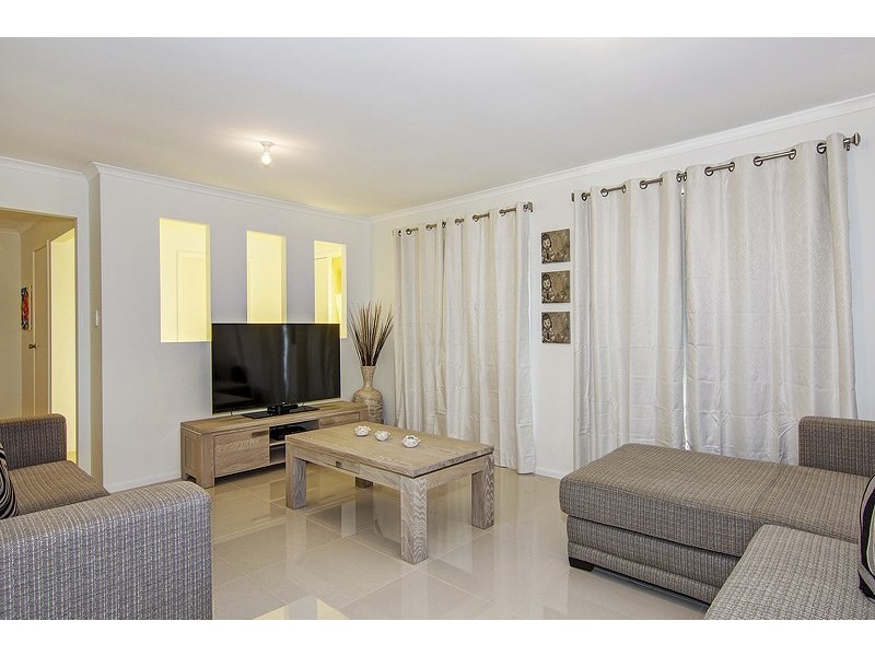 17 Colisa Crescent, Regents Park QLD 4118