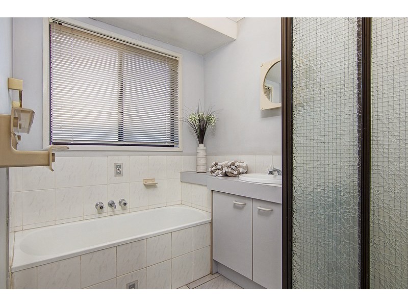 17 Colisa Crescent, Regents Park QLD 4118