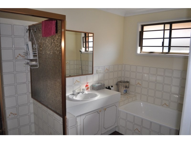 38 Echlin Street, Labrador QLD 4215