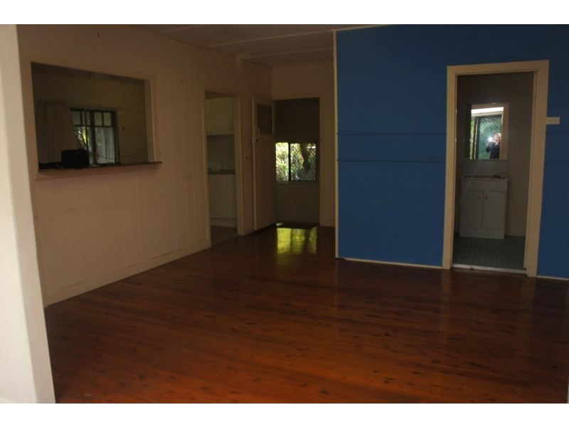 52 Central Street, Labrador QLD 4215