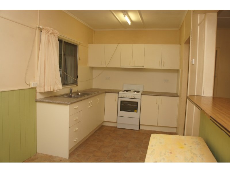 52 Central Street, Labrador QLD 4215